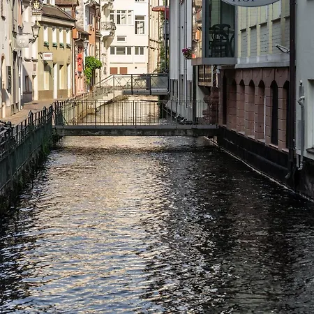 Am Augustinerplatz Lägenhet